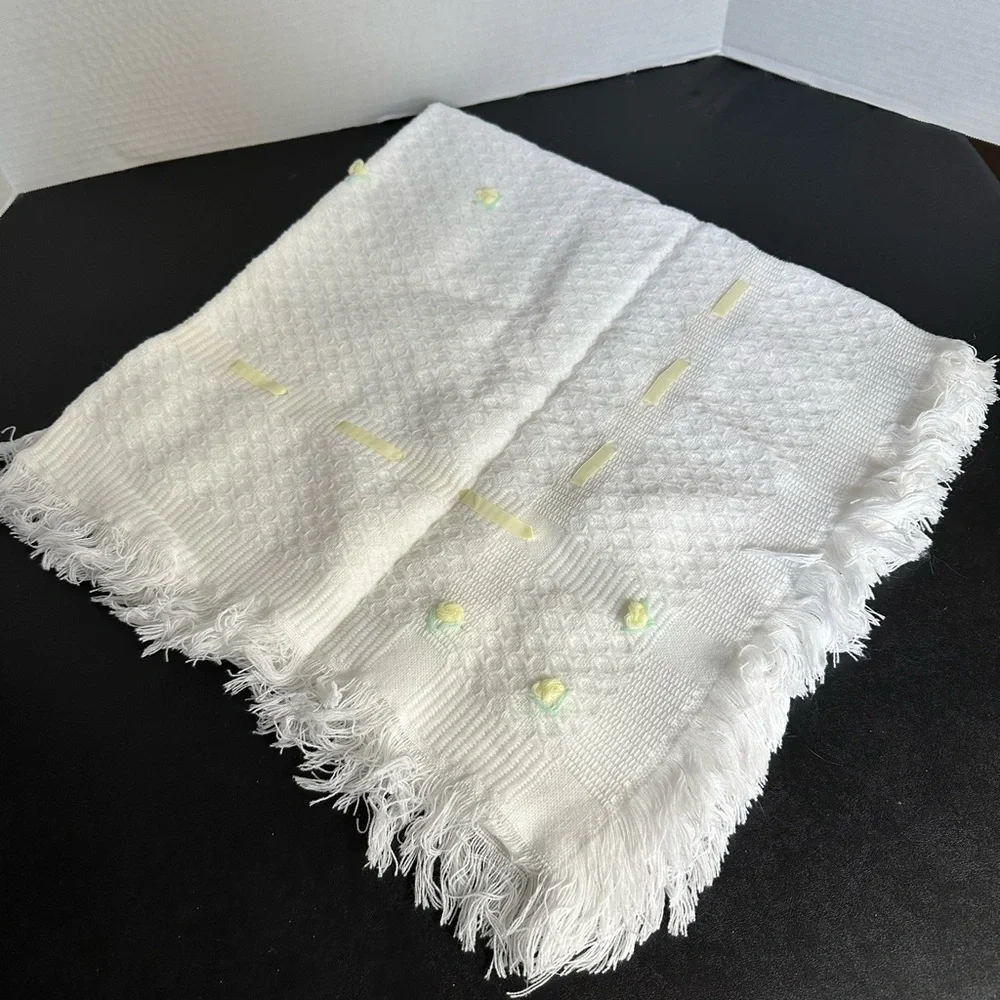 Vintage Half Moon Knit Acrylic Baby Blanket‎ White Yellow Ribbon Yellow Roses